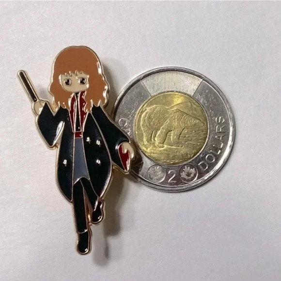 Hermione Granger Pin 🪄📖 - Picture 2 of 4